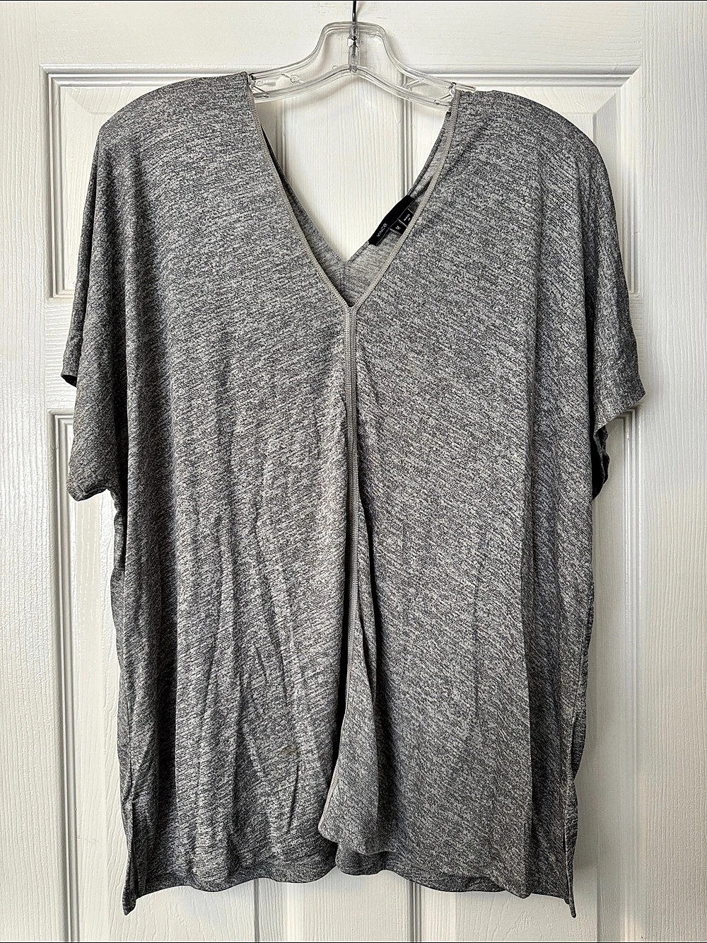 Vince V-Neck Relaxed Back Pleat Tee Gray Medium